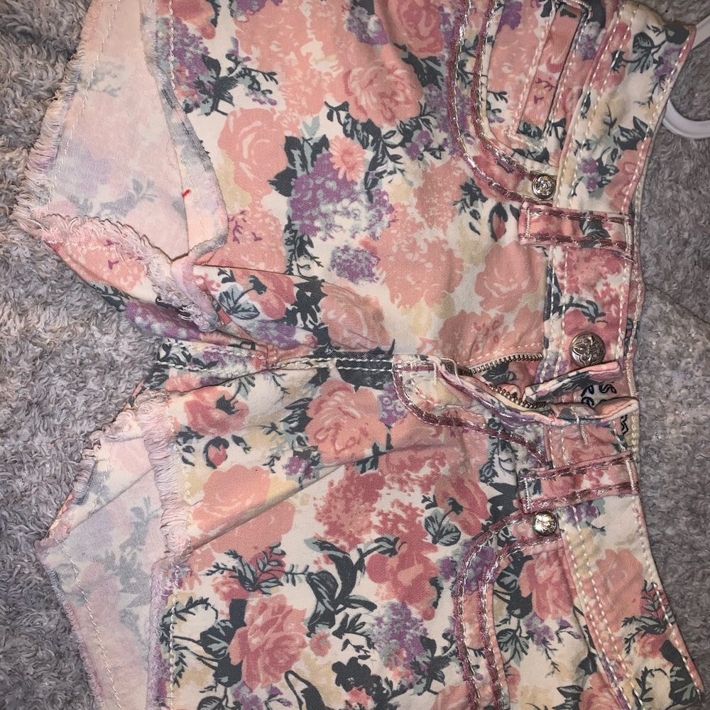 Miss Me Floral Shorts